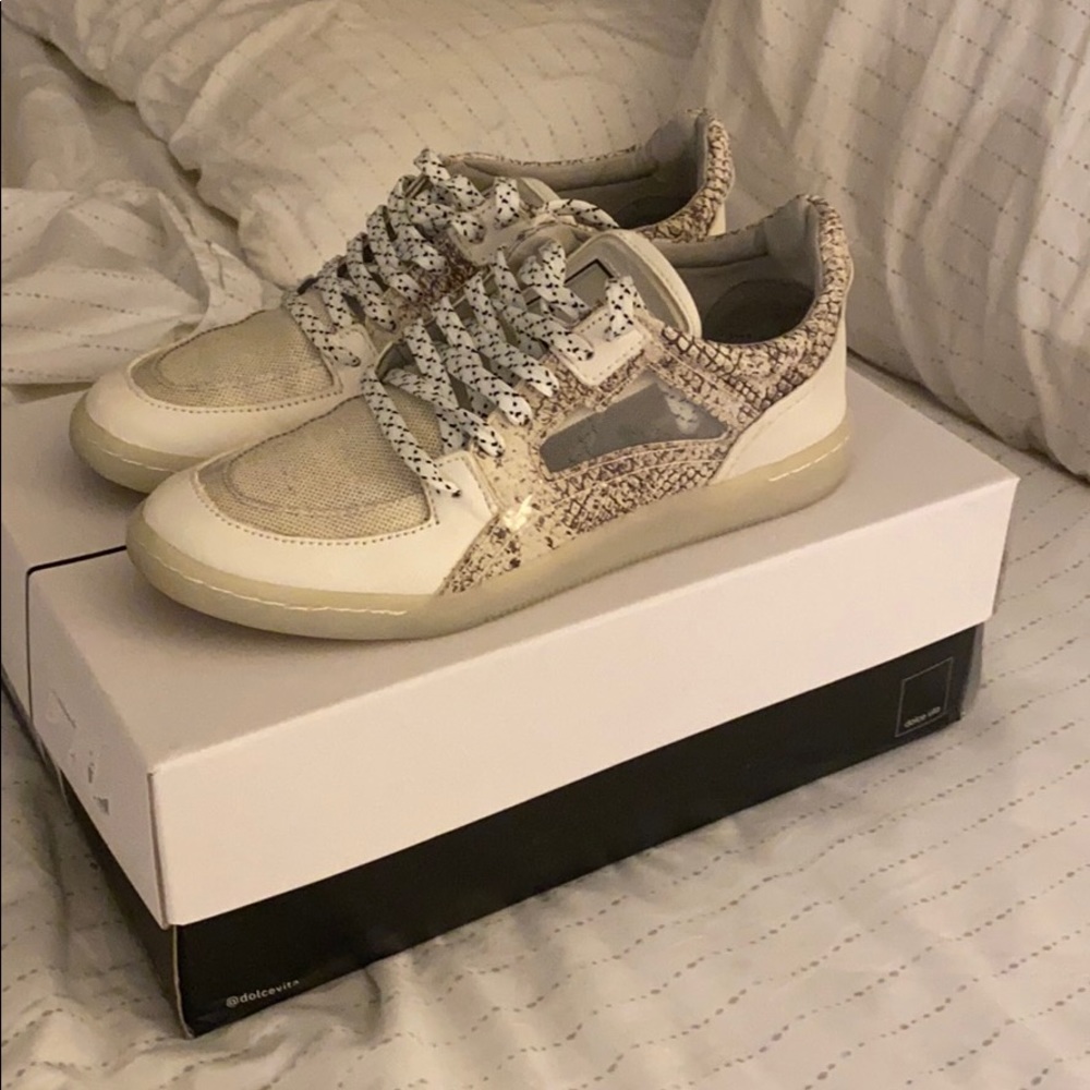 Dolce Vita Sneakers! Size 6
